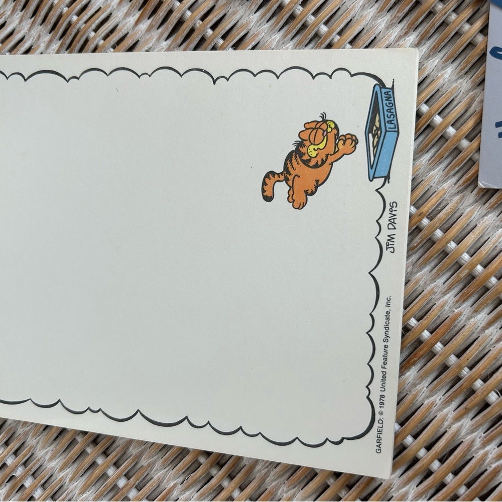 Garfield 1970s-1980s writing pad and 6 post cards - Picture 3 of 3